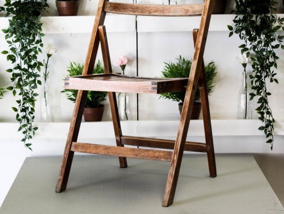 Houten klapstoel | Vintage meubilair- stoelen- ceremonie